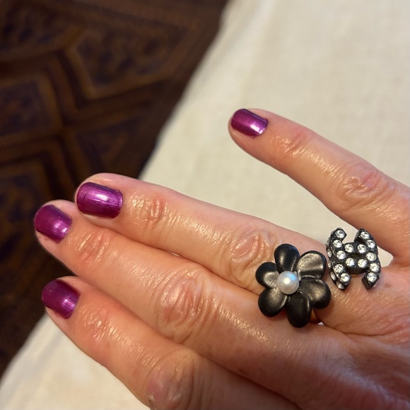 Chanel costume flower ring size 6 1/2-7 - Picture 11 of 12